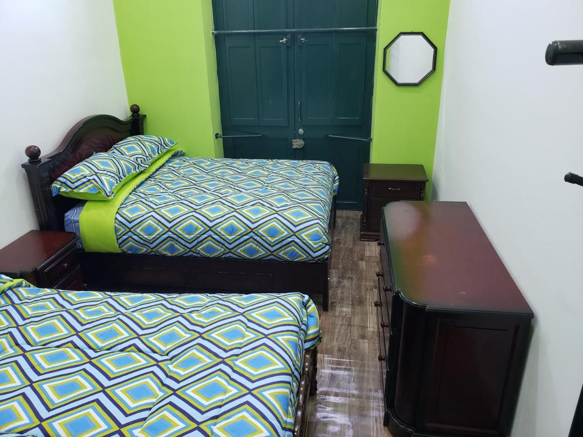 Saint Peter'S Llama Hostal La Paz Extérieur photo
