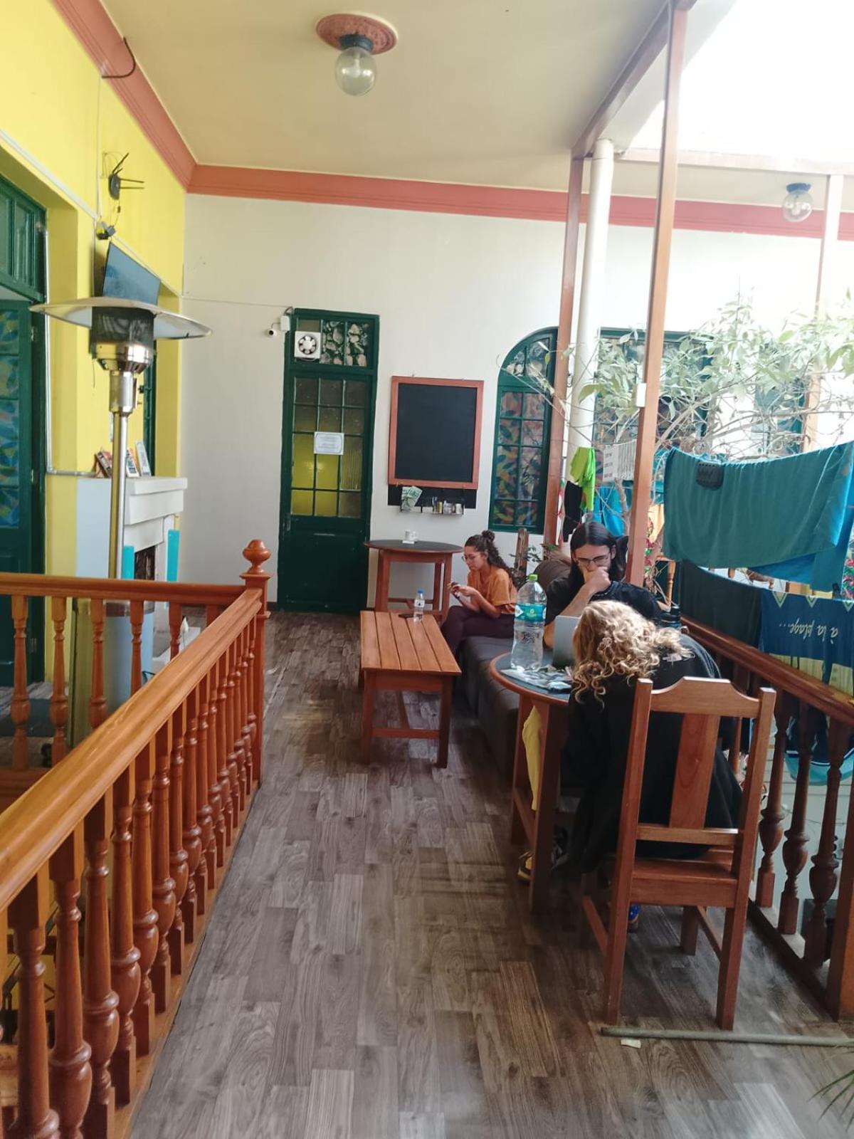 Saint Peter'S Llama Hostal La Paz Extérieur photo