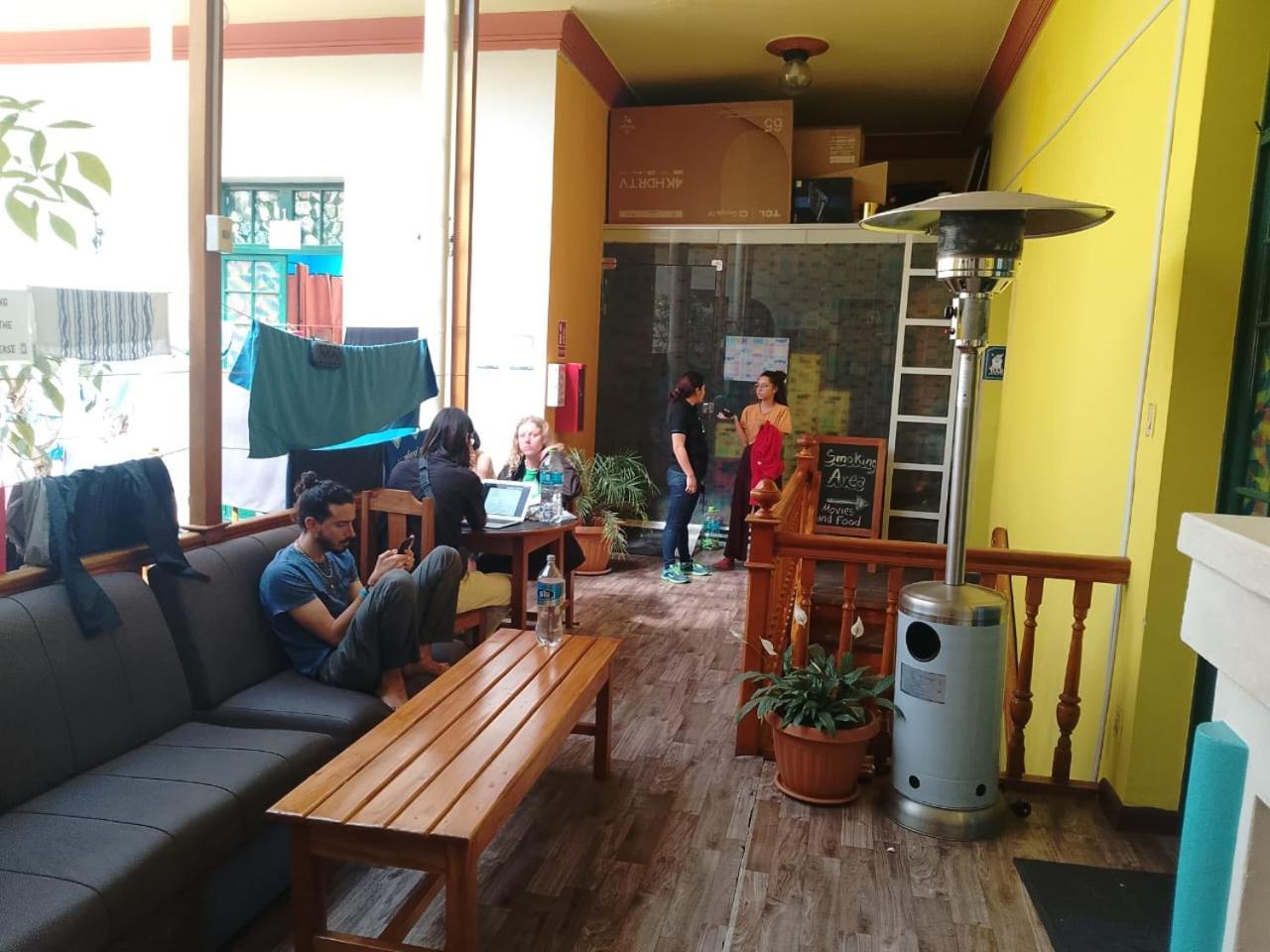 Saint Peter'S Llama Hostal La Paz Extérieur photo